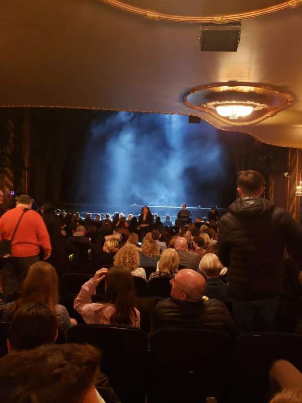Lunt-Fontanne Theatre, section: Orchestra R, row: V, seat: 12