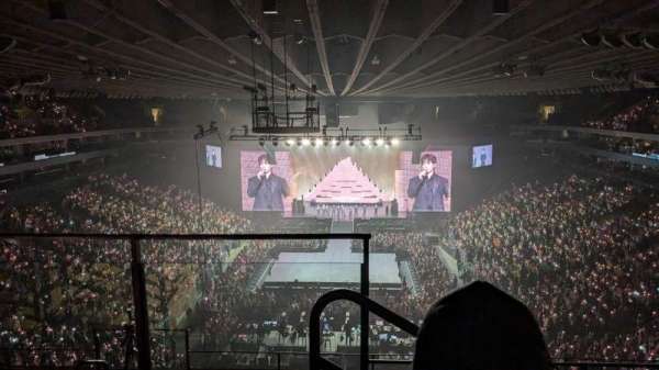 Oakland Arena, section: 208, row: 7, seat: 10