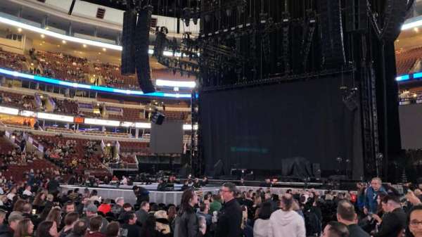 United Center, section: 101, row: 2, seat: 1