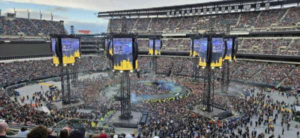 Lincoln Financial Field, section: C4, row: 17, seat: 16
