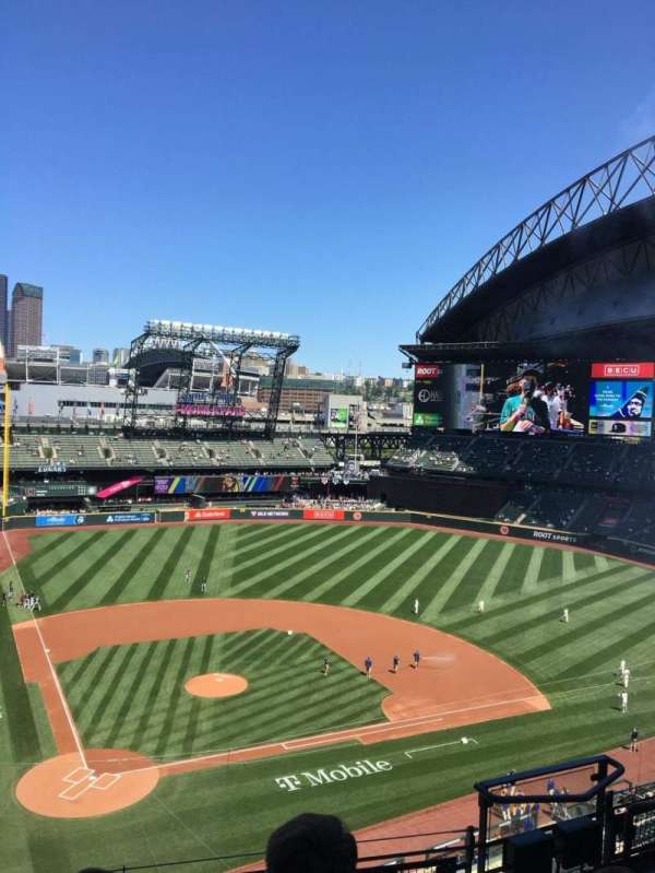 T-Mobile Park, section: 327, row: 6, seat: 5