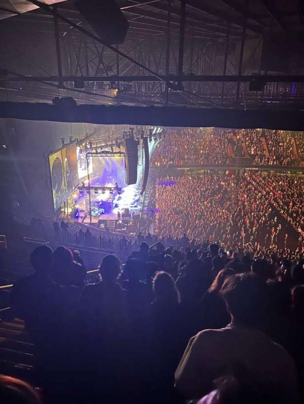 Kia Forum, section: 225, row: 20, seat: 2