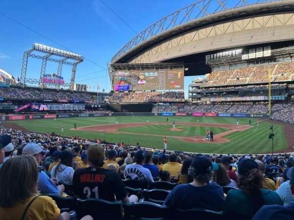 T-Mobile Park, section: 133, row: 29, seat: 4