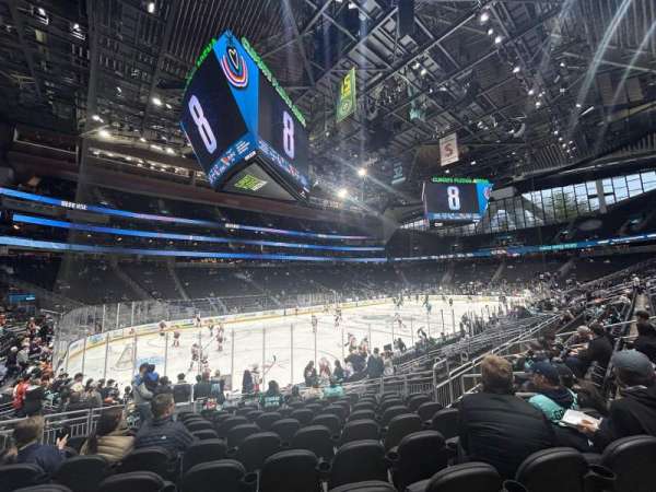 Climate Pledge Arena, section: 04, row: M, seat: 8