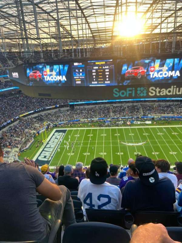 SoFi Stadium, section: 539, row: 10, seat: 14