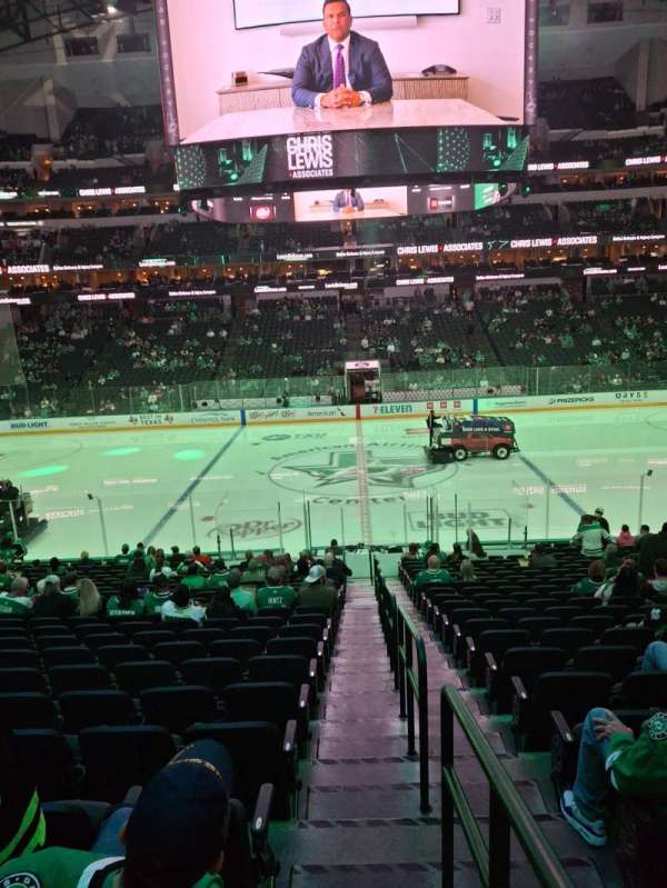 American Airlines Center, section: 106, row: U, seat: 1