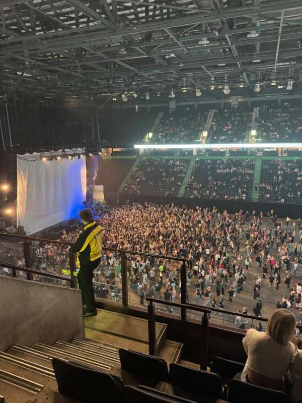 AO Arena, section: 204, row: E, seat: 4
