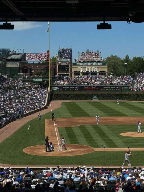 Wrigley Field, section: 221, seat: 17