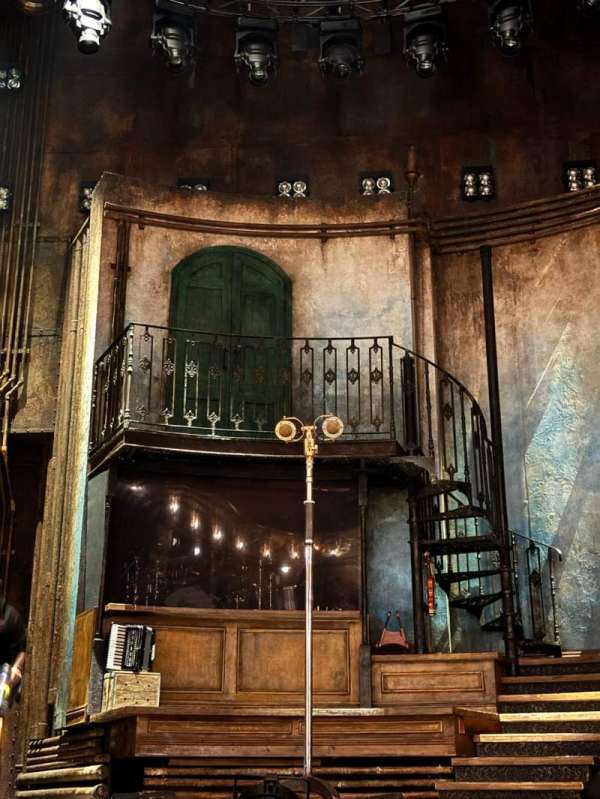 Lyric Theatre, West End, section: Stalls, row: D, seat: 11