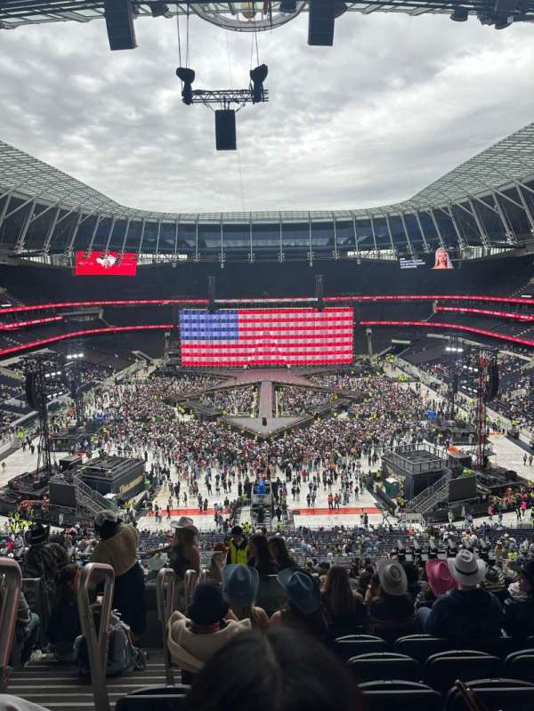 Tottenham Hotspur Stadium, section: 452, row: 61, seat: 213