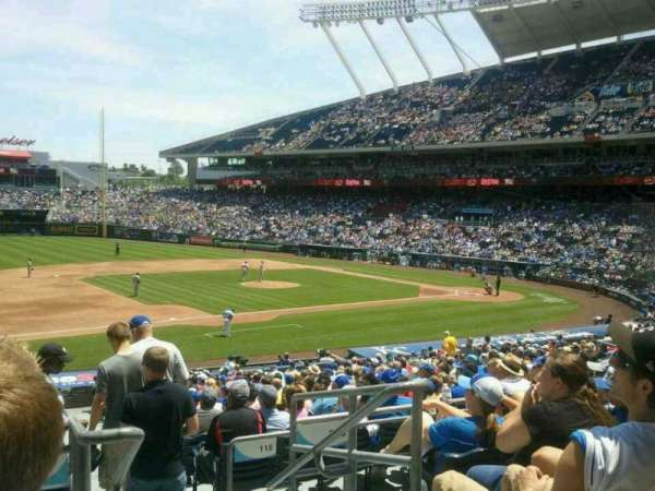 Kauffman Stadium, section: 217, row: EE, seat: 11