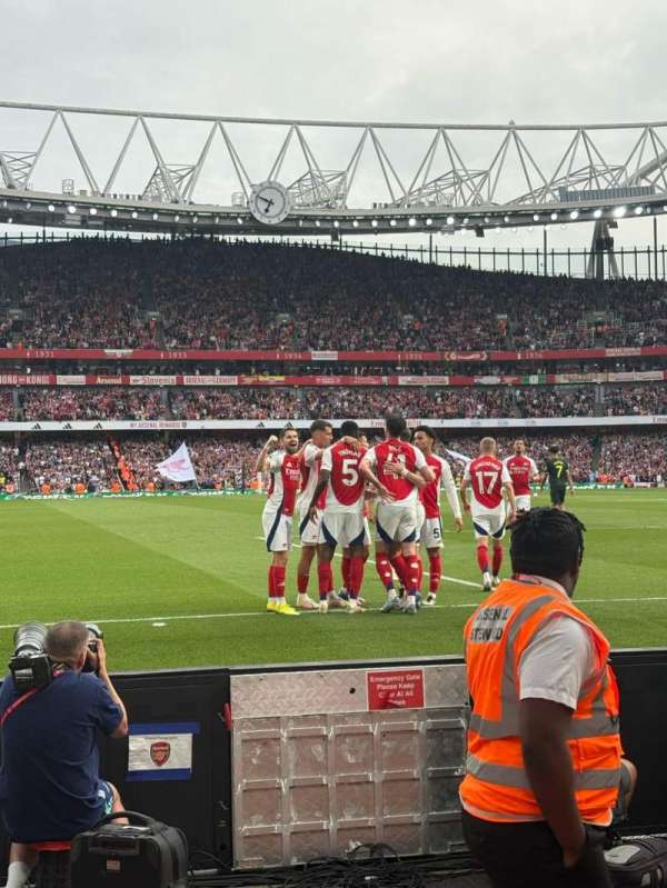 Emirates Stadium, section: 10, row: 1, seat: 314