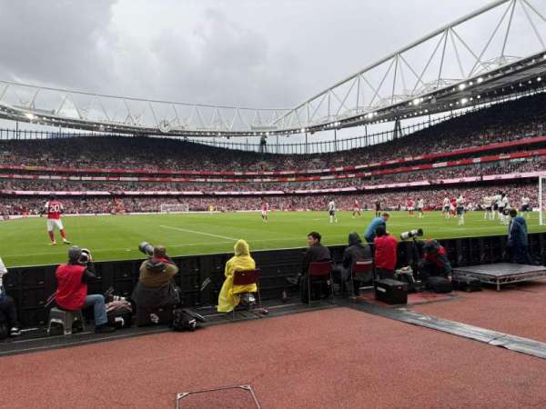Emirates Stadium, section: 10, row: 1, seat: 314