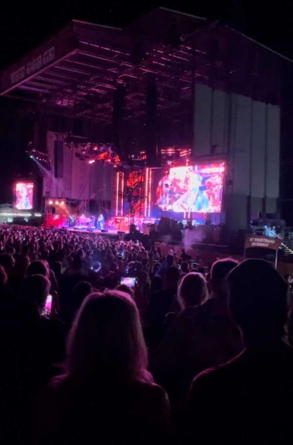 Gorge Amphitheatre, section: 201, row: 13, seat: 4