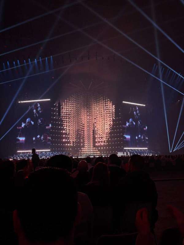 Paris La Défense Arena, section: Entree 33, Porte S, row: 75, seat: 106