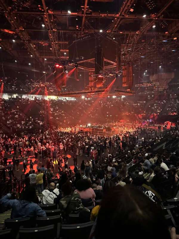 Accor Arena, section: Gradin C, row: 10, seat: 17