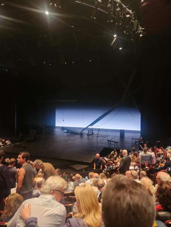 Vivian Beaumont Theater, section: Orchestra RC, row: O, seat: 407