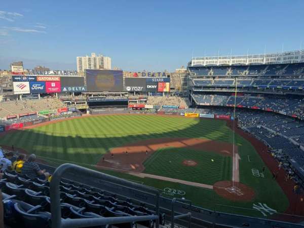 Yankee Stadium, section: 322, row: 7, seat: 21