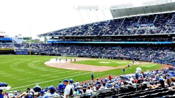 Kauffman Stadium, section: 212, row: JJ, seat: 8