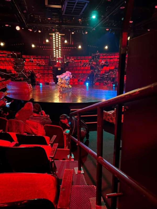 Circle in the Square Theatre, section: Orchestra 100 (Odd), row: D, seat: 101