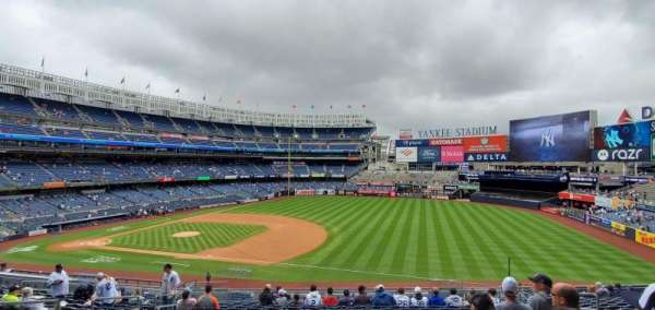 Yankee Stadium, section: 212, row: 17, seat: 11