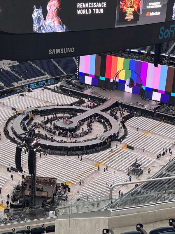 SoFi Stadium, section: 531, row: 14, seat: 6