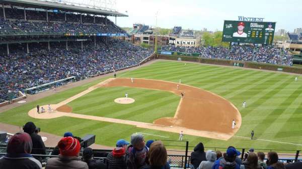 Wrigley Field, section: 324R, row: 8, seat: 26