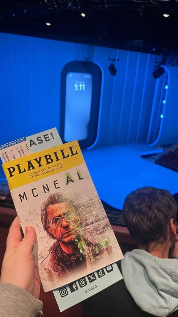 Vivian Beaumont Theater, section: Loge L, row: B, seat: 104
