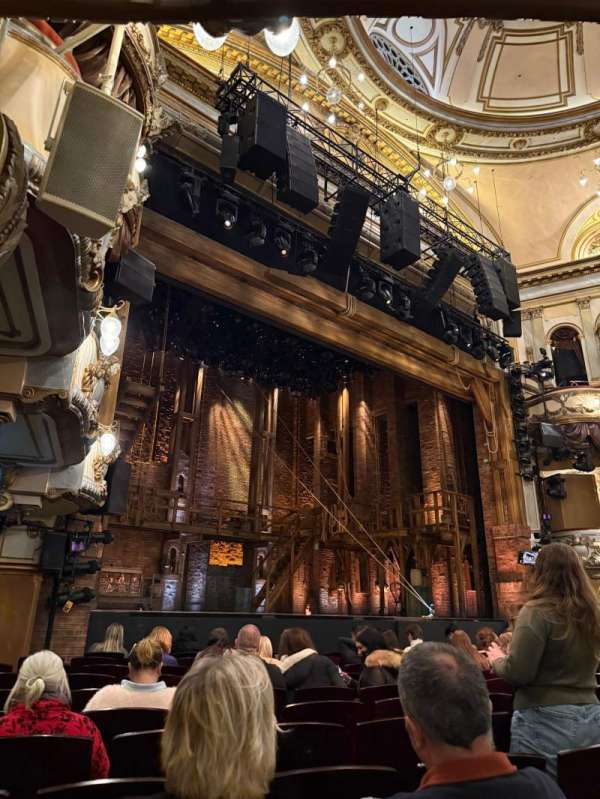 Victoria Palace Theatre, section: Stalls, row: L, seat: 41
