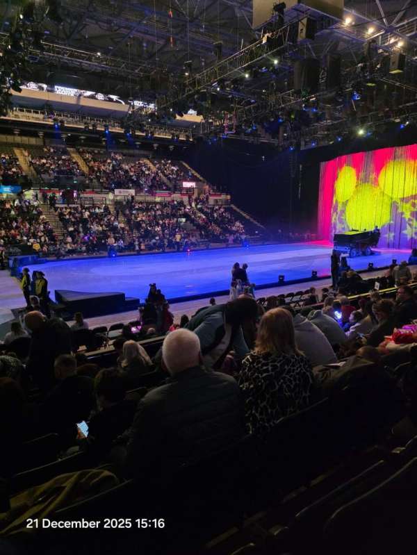 Utilita Arena Sheffield, section: 115, row: J, seat: 4