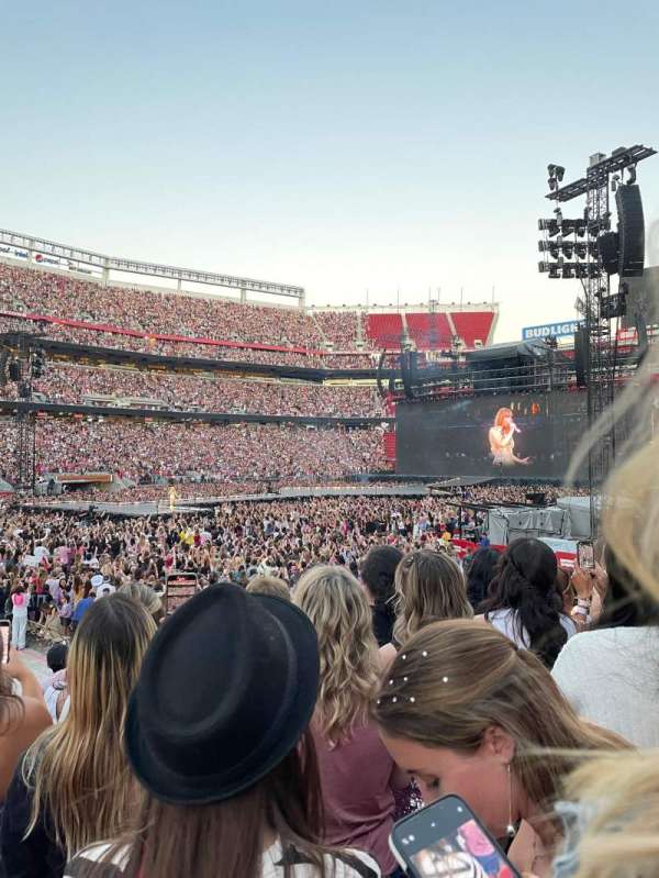 Levi's Stadium, section: 143, row: 11, seat: 13