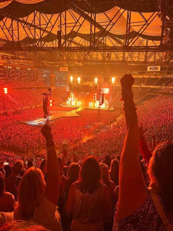 Ford Field, section: 323, row: 9, seat: 16