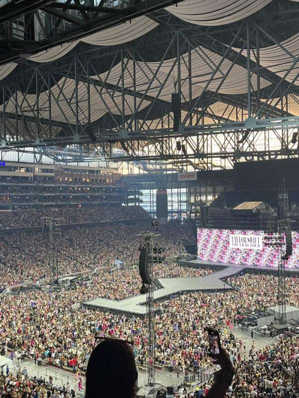 Ford Field, section: 323, row: 9, seat: 16