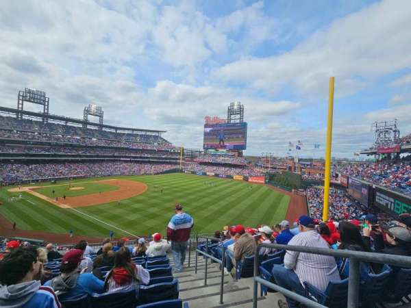 Citizens Bank Park, section: 208, row: 9, seat: 1