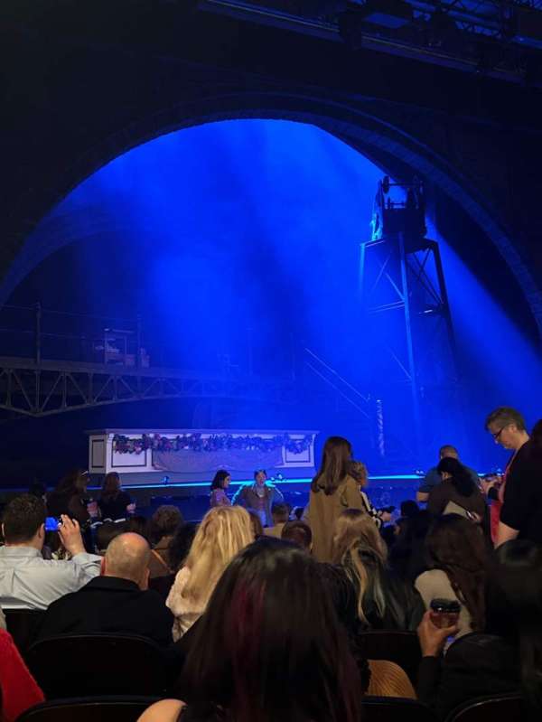 Lunt-Fontanne Theatre, section: Orchestra L, row: O, seat: 9