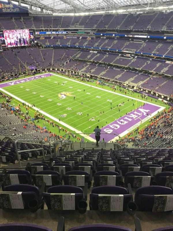 U.S. Bank Stadium, section: 304, row: 15, seat: 17