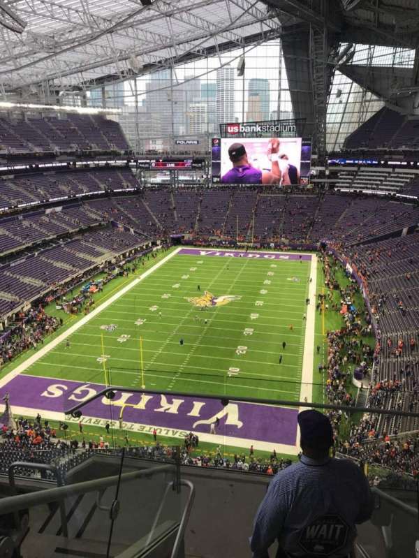 U.S. Bank Stadium, section: 325, row: 5, seat: 2