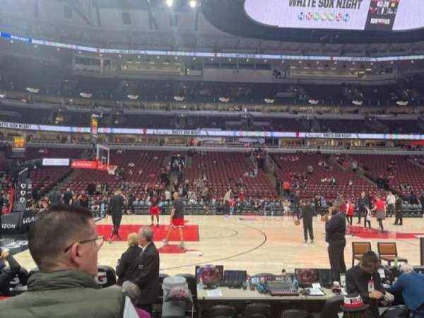 United Center, section: 101, row: 3, seat: 16