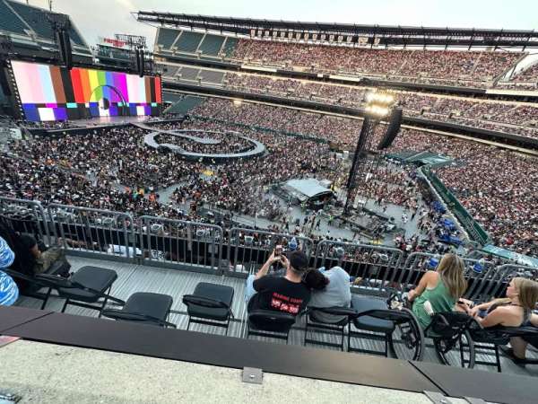 Lincoln Financial Field, section: C4, row: 6, seat: 21