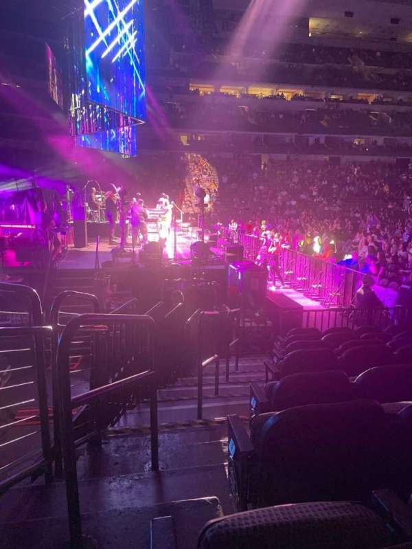 American Airlines Center, section: 121, row: H, seat: 12
