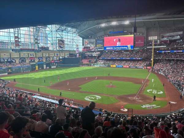 Daikin Park, section: 216, row: 11, seat: 10