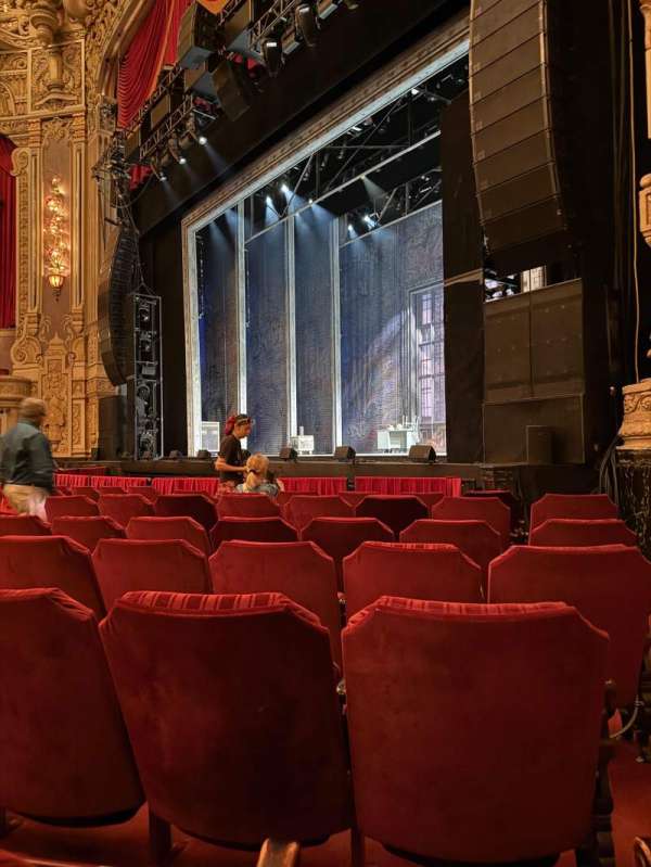 James M. Nederlander Theatre, section: Orchestra R, row: H, seat: 26