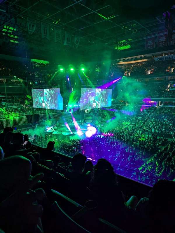 Capital one arena, section: 201, row: D, seat: 16