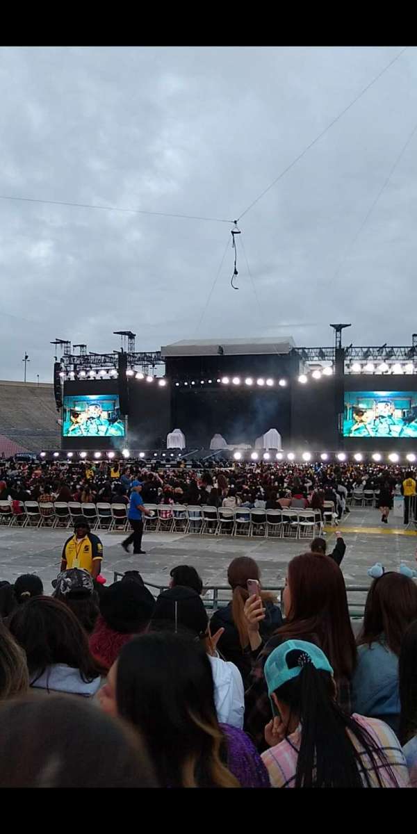 Rose Bowl, section: 14-L, row: B, seat: 8