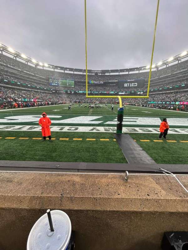 MetLife Stadium, section: 126, row: 1, seat: 16