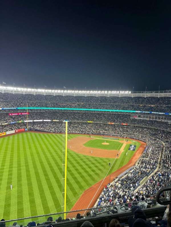 Yankee Stadium, section: 432b, row: 4, seat: 3