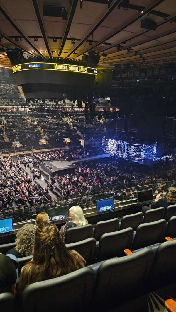Madison Square Garden, section: 210, row: 5, seat: 1