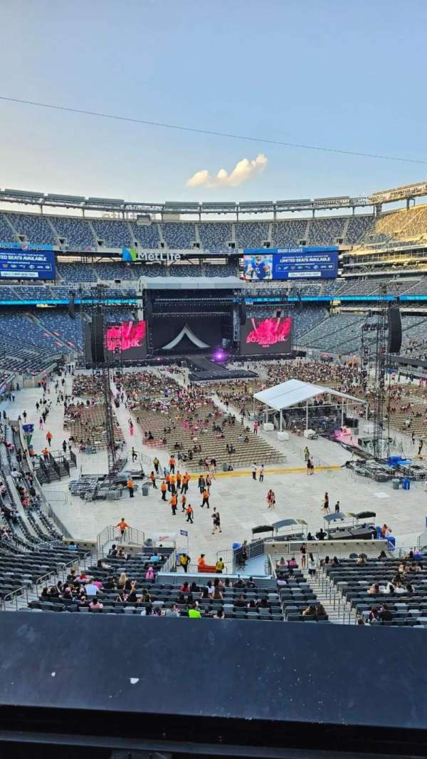 MetLife Stadium, section: 229, row: 2, seat: 15