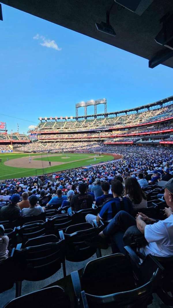 Citi Field, section: 125, row: 30, seat: 15