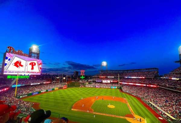 Citizens Bank Park, section: 325, row: 3, seat: 12